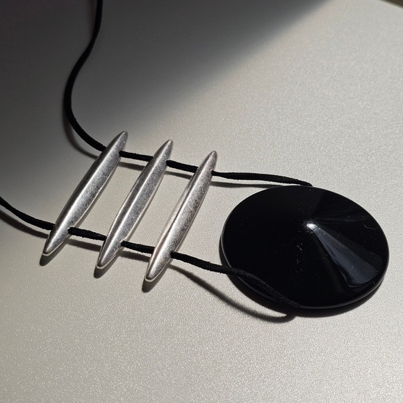 Marla Wynne HCN LG Stmt Necklace Black w/ Silver Metal Bars Fairy Goth Elegant - Picture 9 of 14